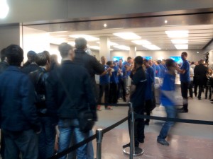 Apple Store Vélizy 2 - Vue devanture - Photo: geekinside.eu