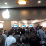 Foule Apple Store Vélizy 2 - Photo: geekinside.eu